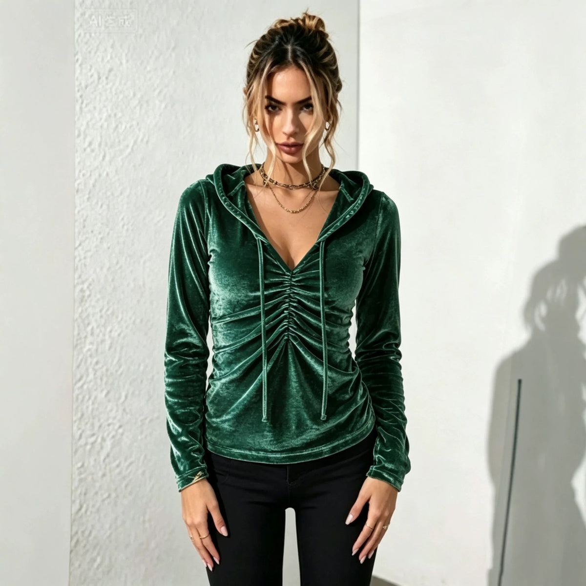 VELYORA — Sweat à capuche plissé – Cordon ajustable, photographie du produit